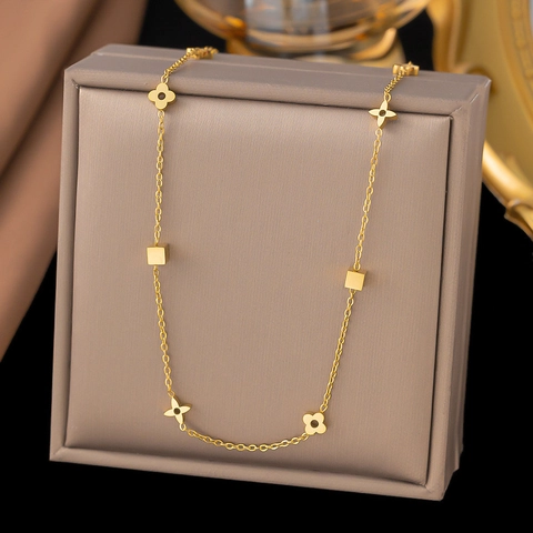 Set Gioielli in Acciaio al Titanio Zirconia per Donna Elegante Oro Quadrifoglio Cuore Malocchio Ciondolo Collana Bracciale Cavigliera Orecchini