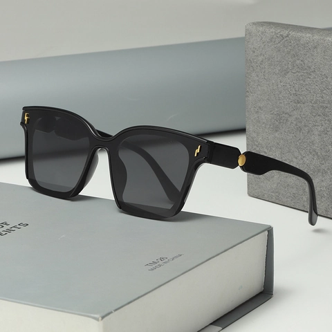 Gafas De Sol Cuadradas Grandes Montura PC Protección UV400 Decoración Metálica Mujeres Hombres Moda Moderno Retro
