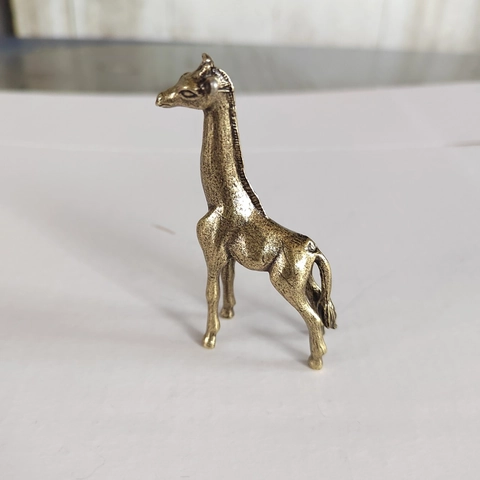Giraffe Figurine Retro Bronze Alloy Metal Animal Statue Desktop Ornament Home Office Decoration Micro Landscape Sculpture