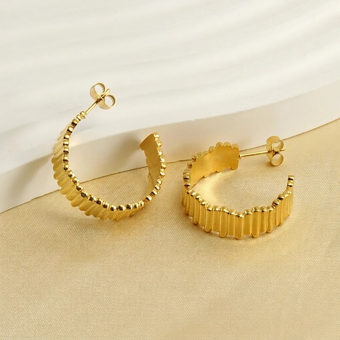 Boucles D'oreilles Créoles En Forme De C Acier Inoxydable Plaqué Or 18K Texture Ondulée Style Vintage Pour Femmes