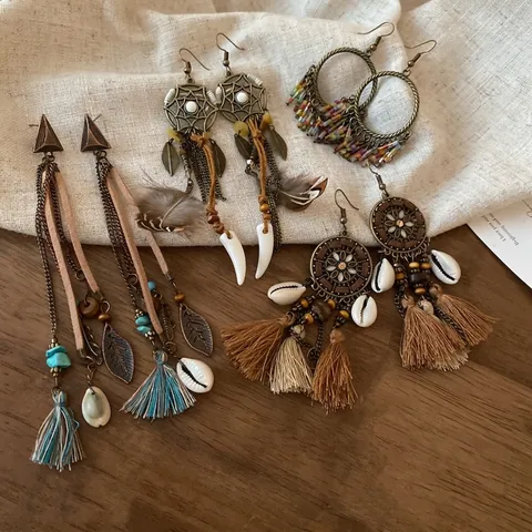 Pendientes Colgantes Étnicos Bohemios Aleación Borla Pluma Concha Cuentas Y Poste Plata De Ley 925 Vintage Largos