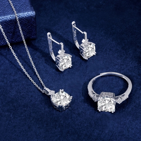 Set di Gioielli in Argento Sterling 925 per Donna Collana Orecchini Anello in Zirconia Set Lussuoso Gioielli in Argento per Matrimonio
