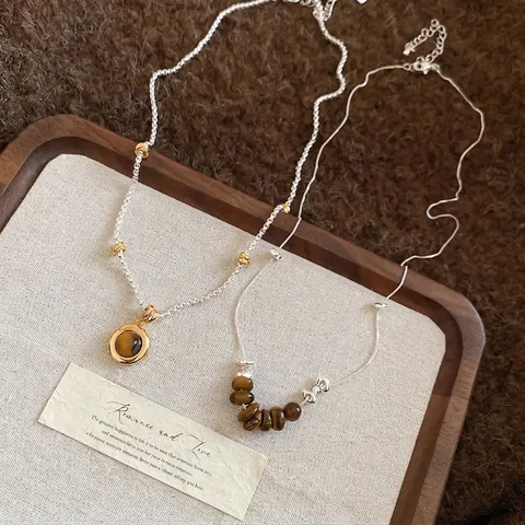 Retro Round Tiger's Eye Stone Pendant Necklace For Women Two-Tone Metal Beaded Clavicle Chain Adjustable Jewelry