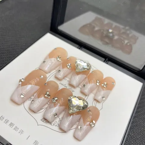 Faux Ongles À Presser À La Hand Style Français Rose Nude Dégradé Motif Marbre Strass Cœur Ongles Artificiels Élégants Pour Femmes