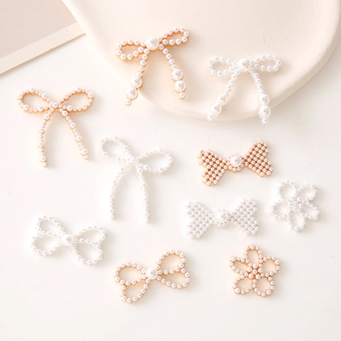DIY Ciondoli a Forma di Fiocco e Fiore in Lega di Zinco con Perle Artificiali Decorazione Flatback per Custodie Telefoniche Scarpe Accessori per Gioielli