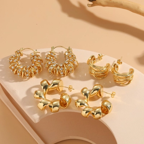 Twisted C-Shape Creolen Kupfer Mit Zirkon Geometrisch Minimalistisch Schmuck Für Frauen Elegantes Accessoire