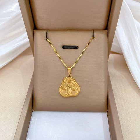 Collana Con Pendente Geometrico Acciaio Al Titanio Placcato Oro Tre Cerchi Sovrapposti Trama Radiale Minimalista Elegante Catena Box