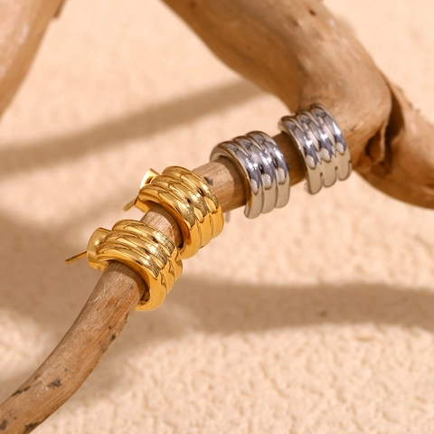 Orecchini Mini Cerchio A Tre Strati Acciaio Inossidabile Placcato Oro 18K Geometrico Nervato Forma C Per Donne