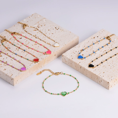 Bracciale Da Donna In Acciaio Inossidabile Stile Boho Placcato Oro 18K Ciondolo A Cuore In Smalto Colorato Gioielli Moda