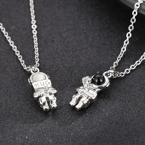 Ruimtevaarder Astronaut Hanger Ketting Roestvrij Stalen Sieraden Met Legering Roos En Hug Me Teken Voor Koppels Mannen Vrouwen