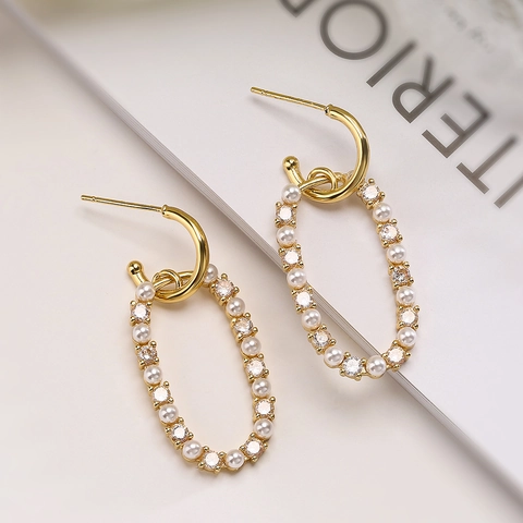 Orecchini A Cerchio Geometrici Con Künstliche Perle Zirconi Incastonati Rame Placcato Oro 18K Perno In Elegante