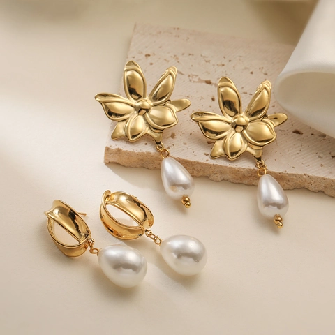 Pendientes De Gota De Perla Artificial De Acero Inoxidable Chapado En Oro De 18K Lágrima Perla Artificial Geométrica Flor Elegante Retro Mujeres