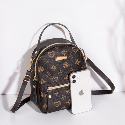 Damen Vintage PU Leder Mini Rucksack Monogramm Herz Druck Kleiner Schultertasche Mode Doppelschicht Reißverschluss Reise Handy Tasche