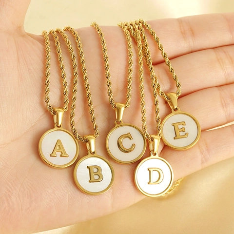 Initiaal Letter Ketting 18K Verguld Roestvrij Staal Schelp Ronde Hanger Gedraaide Ketting Voor Dames Elegant Mode