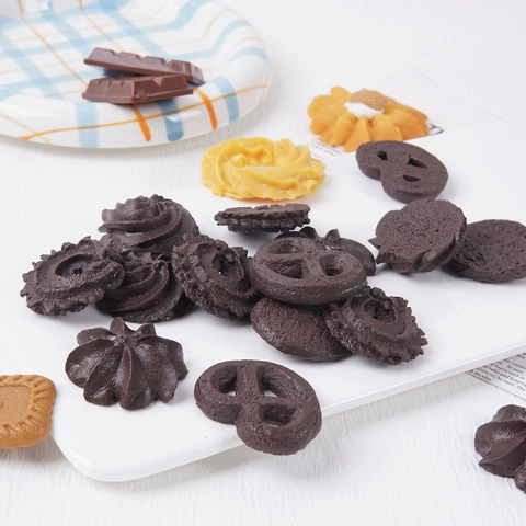 Simulated Chocolate Cookie Keychain PVC Realistic Artificial Food Model For Bag Charm Photography Props Heart Spiral Shape