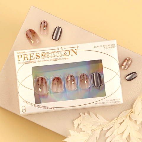 Kunstnagels Luipaardprint Cat Eye Amber Bruin Verloop Met Strass Goudfolie Kort Rond Elegant Voor Dames