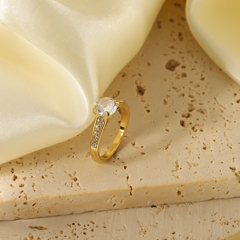 Round Zircon Claw Setting Stainless Steel Ring 18K Gold Plated Vintage Elegant Jewelry Gift For Women