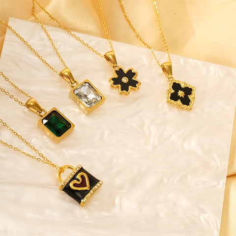 Women 18K Gold Plated 304 Stainless Steel Pendant Necklace Zircon Rectangle Heart Flower Charms Minimalist Jewelry
