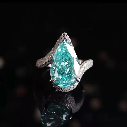 Elegant Pear Cut Green Gemstone Copper Ring With Sparkly Rhinestones Luxury Jewelry For Women