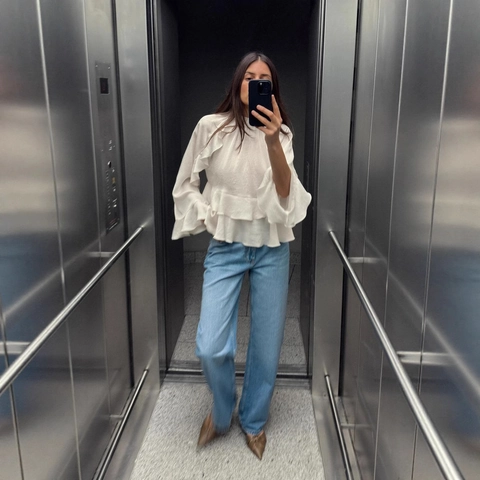 Damen Elegante Satin Bluse Stehkragen Gestufte Rüschen Langarmhemd Einfarbig Schickes Oberteil Weiß
