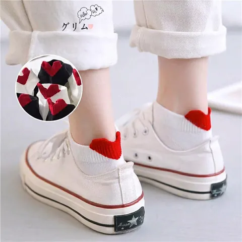 Women Low Cut Boat Socks Polyester Cotton Breathable Cute Korean Style Ankle Socks With 3D Heart Heel Decoration Girls