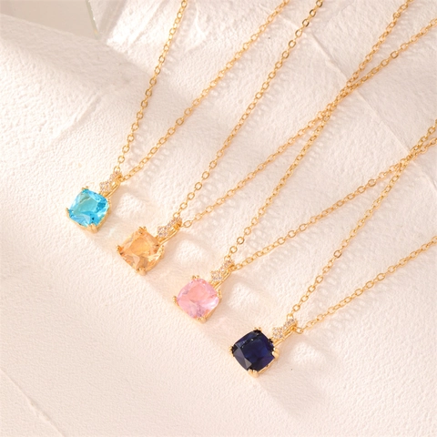 Collier Pendentif Zircon Carré Minimaliste Cuivre Plaqué Or Élégant Chaîne De Clavicule Pour Femmes Style Ins