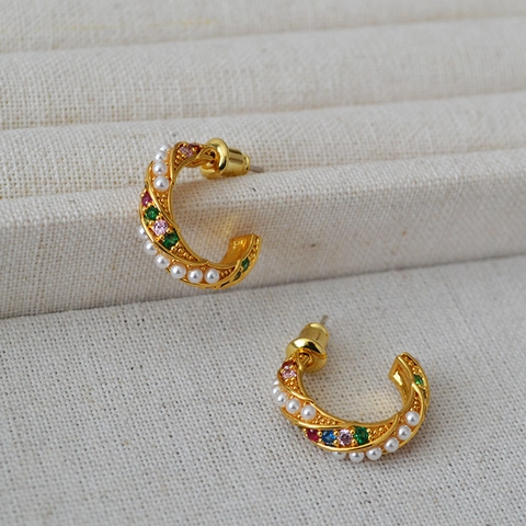 Orecchini a Bottone in Ottone Con Zirconia Colorata e Perla Artificiale Forma a C Torcito Perno in Argento Sterling 925