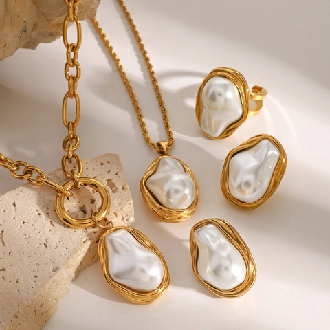 Barock Künstliche Perlen Halskette Ohrringe Und Ring Schmuck Edelstahl Vergoldet Vintage Elegant Hypoallergen Für Frauen