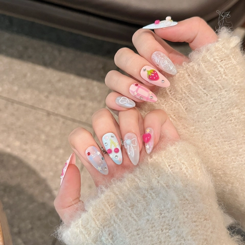Faux Ongles Faits Main Forme Amande Charmes Fraise Cerise 3D Doux Y2K Rose Bleu Manucure Française Pour Femmes