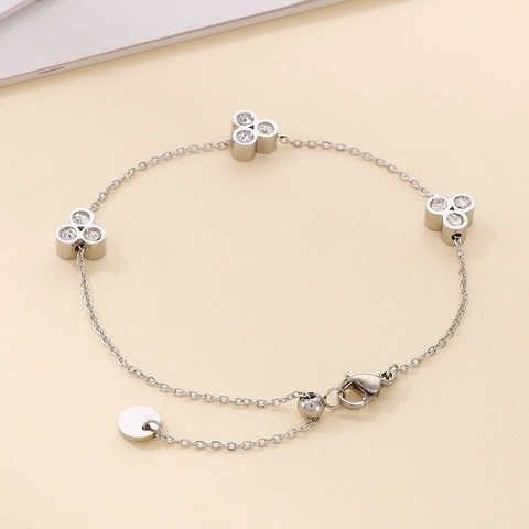 Bracciale a Trifoglio in Acciaio Inossidabile in Stile Coreano per Donna Elegante Intarsio di Strass Catena Regolabile Oro Rosa Argento