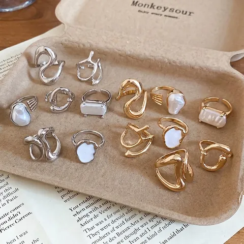 Irregular Alloy Rings With Baroque Imitation Artificial Pearls And Enamel French Retro Minimalist Aesthetic Jewelry For Women