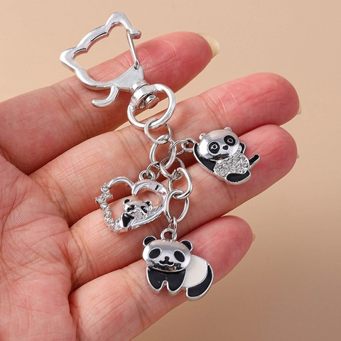 Simpatico Portachiavi Panda Lega Di Zinco Con Strass E Smalto Cuore Pendente Borsa Fascino Tema Animale Gioielli Regalo