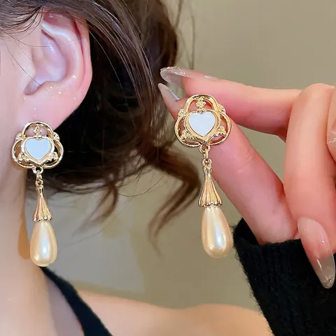 Vintage Heart Teardrop Artificial Pearl Drop Earrings Alloy Shell Inlay With Zircon And Steel Earring Post For Women