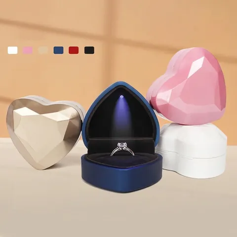 Heart Shaped Jewelry Box With LED Light For Proposal Wedding Ring Pendant Necklace Storage Painted Velvet Lining Gift Case