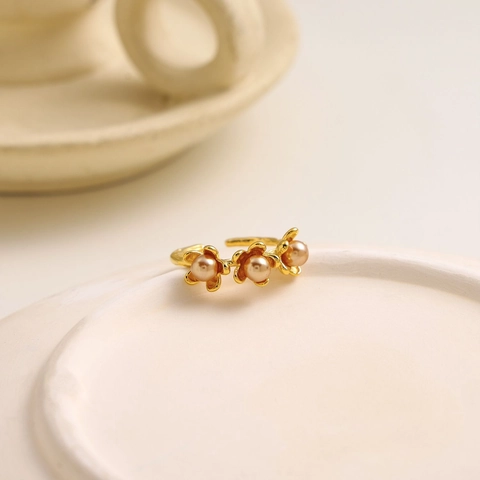 Luxury Stainless Steel Artificial Pearl Flower Open Ring For Women Adjustable Floral Finger Ring Elegant Fashion Jewelry Wedding Party Gift