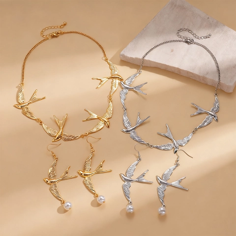 Swallow Bird Pendant Necklace Metal Iron Chain Jewelry For Women Minimalist Cold Style Gold Silver Tone