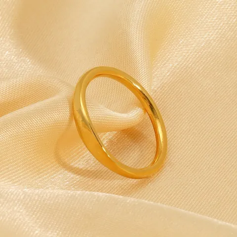 Anillo A Fascia Semplice Minimalista Acciaio Inossidabile Placcato Oro 18K Lucido Gioielli Di Moda Per Donna