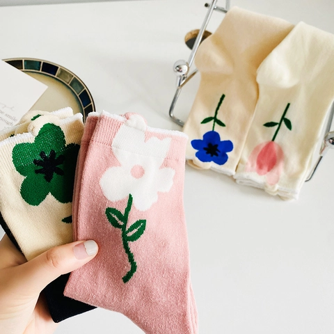 Women Cotton Crew Socks With Flower Pattern Mori Style Sweet Mid Tube Socks Comfortable Breathable Casual Floral Socks