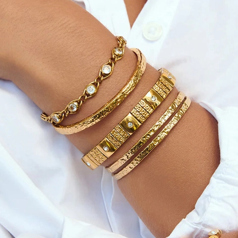 Edelstahl 18K Vergoldet Armreif Für Damen Hammerschlag Textur Wellenkante Zirkon Eingelegt Hypoallergener Schmuck