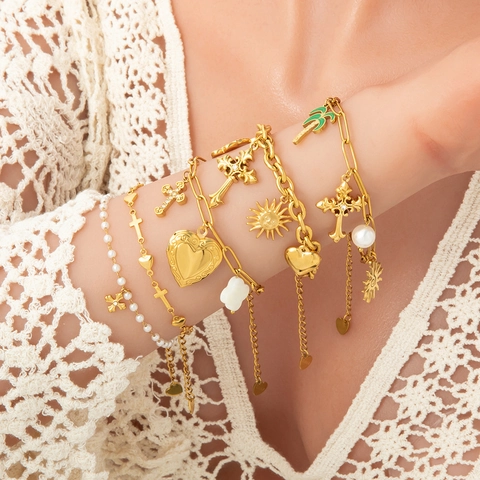 Bracciale Placcato Oro 18K Acciaio Inossidabile Perla Artificial Imitazione Cuore Croce Farfalla Sole Ciondolo Gioielli Donne