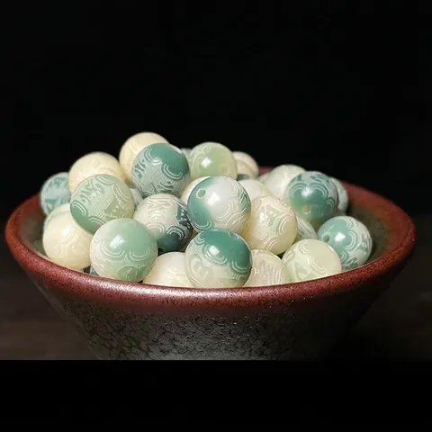 Perle Sfuse Rotonde Intagliate Radice Di Bodhi Fiore Fluttuante Verde Mantra Sanscrito Per Creazione Di Gioielli DIY
