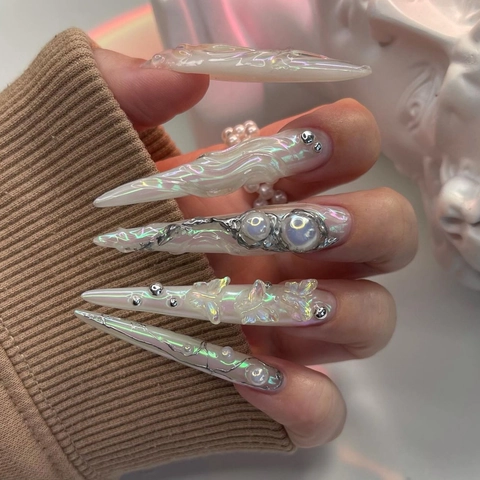 Extra Lange Stiletto Plaknagels Aurora Vlinder Strassteentjes Luxe Kunstparelwit Kunstnagels