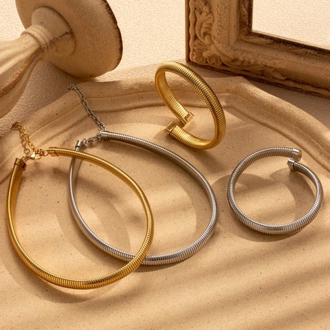Minimalistischer Edelstahl Schmuck Für Damen Gold Silber Galvanisierter Tubogas Feder Armreif Offenes Armband Schlangenkette Choker Halskette