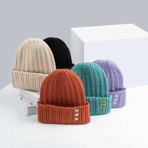 Gorro De Punto Para Mujer Cálido Grueso Acanalado Acrílico Algodón Invierno Con Bordado De Cruz Color Sólido Estilo Coreano