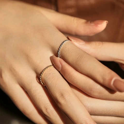 Anillo Minimalista de Plata de Ley 925 para Mujer Elegante Diseño de Cuerda Trenzada Anillo de Banda Delgada Apilable Oro Plata Joyería Pulida