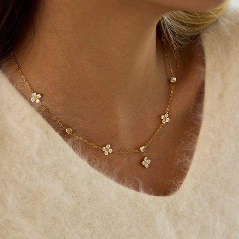 Gold Plated Stainless Steel Four Leaf Clover Pendant Necklace For Women Elegant Rhinestone Flower Charm Jewelry Accessories