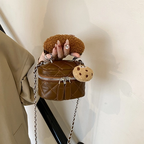 Kids Quilted Diamond PU Leather Crossbody Bag With Plush Bread Handle And Cookie Charm Mini Vanity Case For Girls