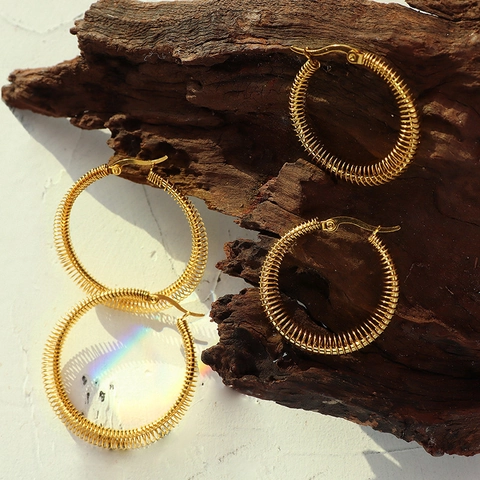 Pendientes de Aro Retro de Acero de Titanio Chapado en Oro con Bobina de Resorte Geométricos Redondos Joyería Mujer