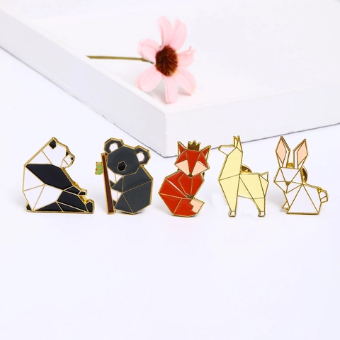 Broche Animal Origami Géométrique Alliage Émail Dessin Animé Panda Renard Lapin Koala Alpaga Bijoux Badge Accessoires Sac