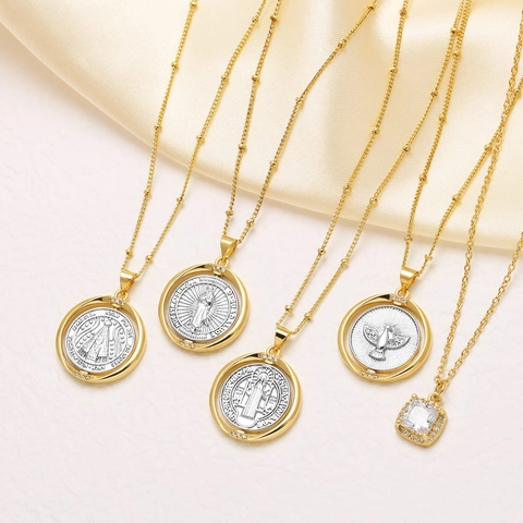 Collar Con Colgante Religioso Virgen María Cobre Chapado En Oro 18K Circón Bicolor Medalla San Benito Rotatoria Joyería